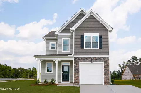 58 Walkabout Dr, Aberdeen, NC 28315