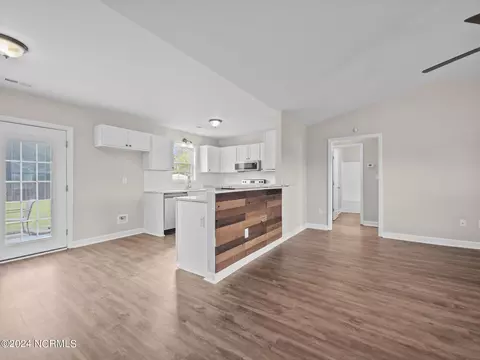 111 Daphne Dr, Hubert, NC 28539 photo 7