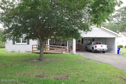 395 Chatham St, Newport, NC 28570