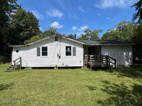 151 Pinetown Rd, Jacksonville, NC 28540