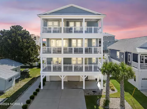 203 S Carolina Ave, Carolina Beach, NC 28428