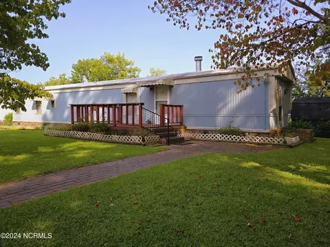 1215 Chandler Rd, Vanceboro, NC 28586