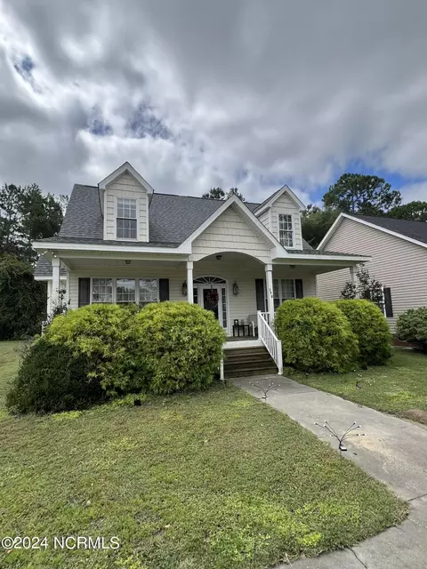 398 Grays Ln, Elizabethtown, NC 28337