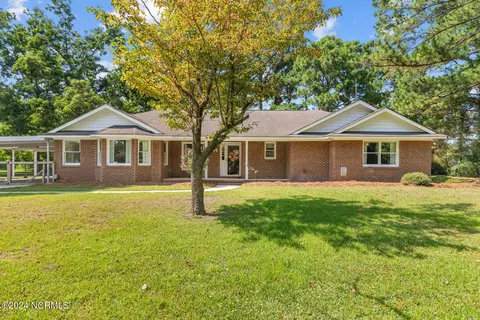 135 Yates Ln, Maysville, NC 28555