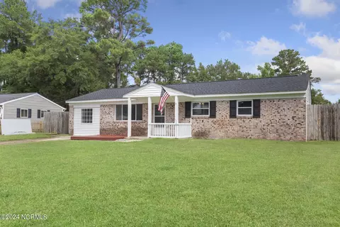 102 N Hill Ct, Jacksonville, NC 28540