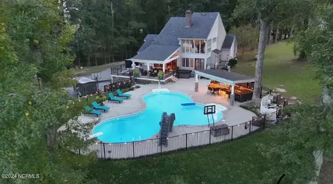 3930 Riviera Dr, Elm City, NC 27822