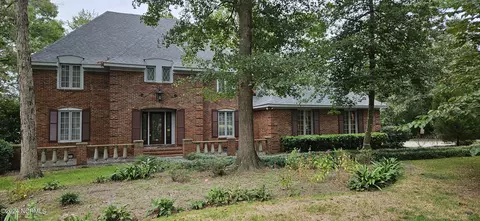 305 Fox Lake Dr, Clinton, NC 28328