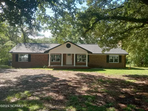 697 Crusoe Island Rd, Whiteville, NC 28472