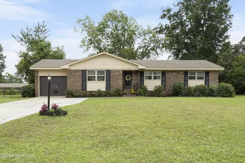 4914 Richardson Dr, Wilmington, NC 28405