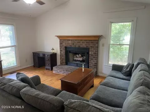 Living - 5679 Edith Rd, Ayden, NC 28513 photo 4 of 4