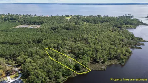 370 Madison Ave, Oriental, NC 28571