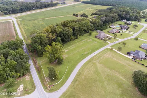 1045 Cedar Point Dr, Williamston, NC 27892 photo 15