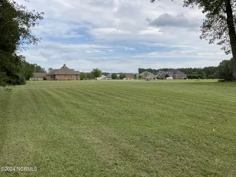 1045 Cedar Point Dr, Williamston, NC 27892