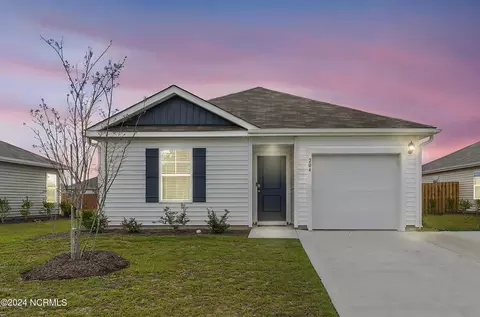 204 Cleat Dr, Surf City, NC 28445