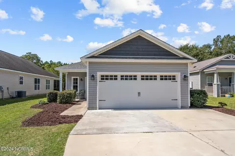 2891 Country Club Dr, Hampstead, NC 28443