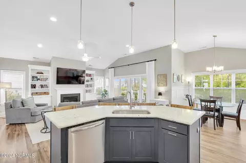 Kitchen - 322 Arden Dr, Hampstead, NC 28443 photo 4 of 4