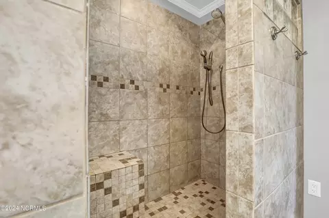 Bath - 32 Oak View Ln, Hampstead, NC 28443 photo 2 of 4