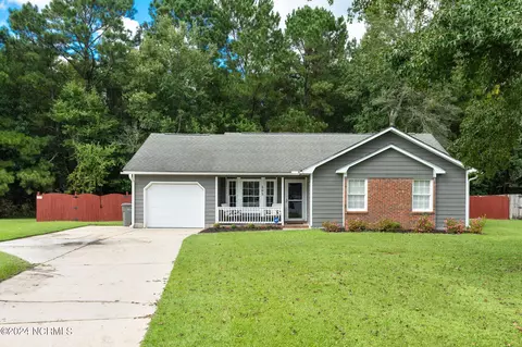 205 Vandergrift Dr, Jacksonville, NC 28540