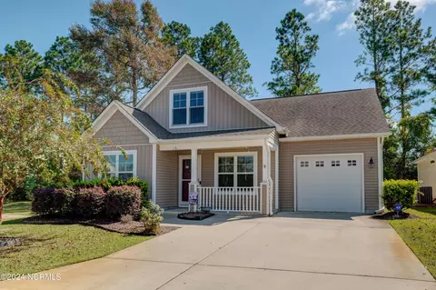 13 Legacy Dr, Rocky Point, NC 28457