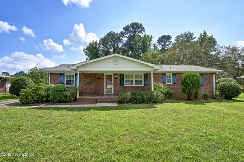 110 Jamaica Dr, Wilmington, NC 28401