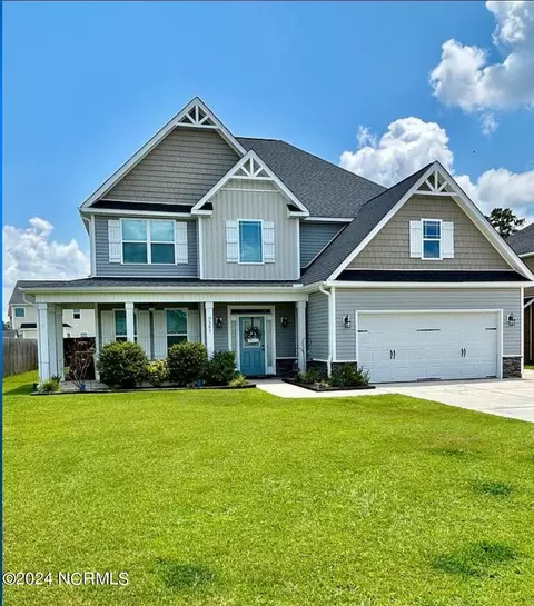 303 Bear Run, Maple Hill, NC 28454