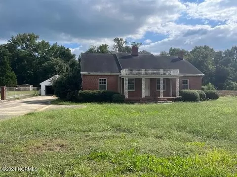 311 W Washington St, Bethel, NC 27812