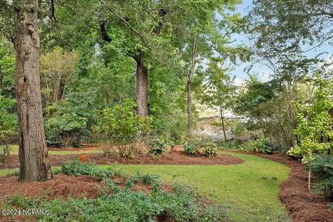 Exterior - 100 Drake Rd, Hampstead, NC 28443 photo 11 of 18