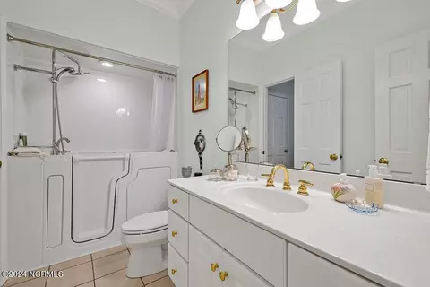 Bath - 100 Drake Rd, Hampstead, NC 28443 photo 3 of 6