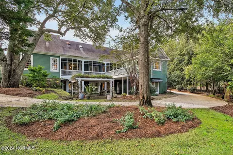 100 Drake Rd, Hampstead, NC 28443