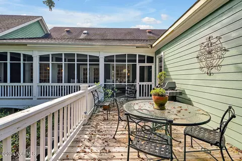 Exterior - 100 Drake Rd, Hampstead, NC 28443 photo 8 of 18