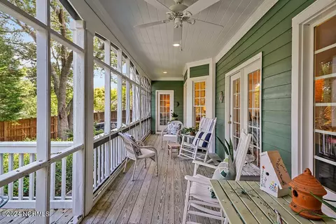 Exterior - 100 Drake Rd, Hampstead, NC 28443 photo 5 of 18