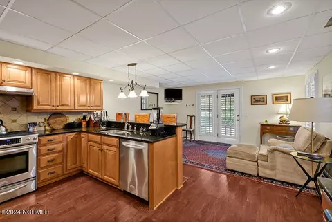 Kitchen - 100 Drake Rd, Hampstead, NC 28443 photo 6 of 9