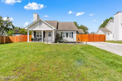 2327 Sapling Cir, Wilmington, NC 28411