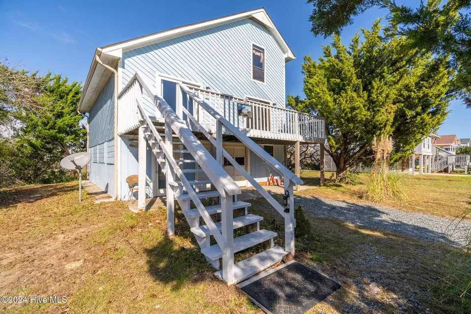  1620 E Pelican Dr, Oak Island, NC 28465 photo 3