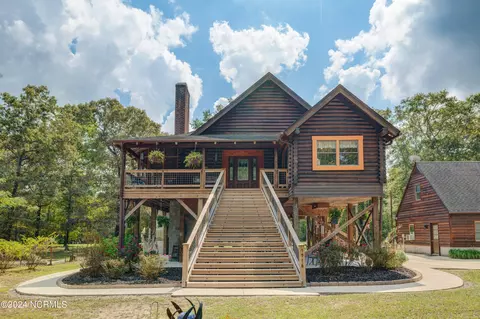 1716 Croomsbridge Rd, Burgaw, NC 28425