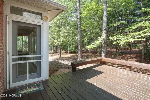 Exterior - 15 Cedar Ln, Pinehurst, NC 28374 photo 5 of 8