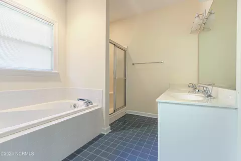 Bath - 15 Cedar Ln, Pinehurst, NC 28374 photo 1 of 2