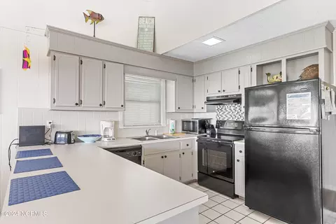 404 E Main St, Sunset Beach, NC 28468 photo 4