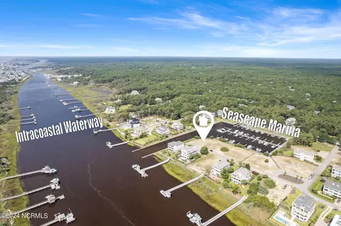 698 Augustine Ave SW, Supply, NC 28462 photo 8