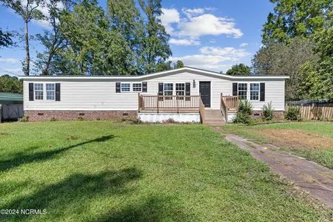 108 Wadsworth Dr, Hubert, NC 28539