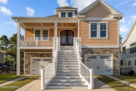 709 Lake Catherine Dr, Holly Ridge, NC 28445