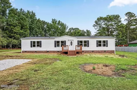 5214 Bradshaw Rd, Newton Grove, NC 28366