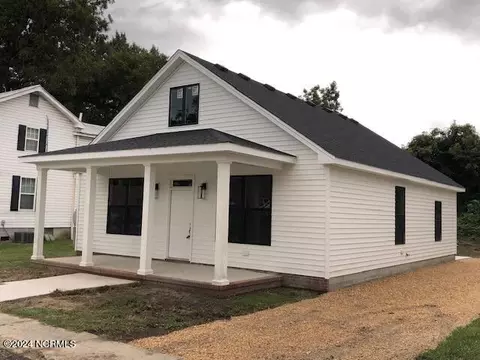 110 W Freemason St, Edenton, NC 27932