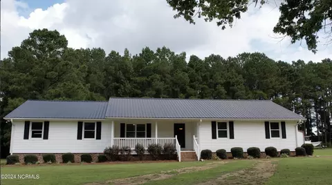 208 Old Lumberton Rd, Whiteville, NC 28472