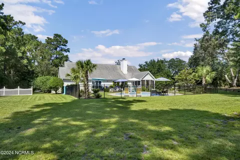 Exterior - 112 White Heron Cove Rd, Hampstead, NC 28443 photo 14 of 22