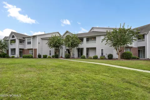 4124 Breezewood Dr #102, Wilmington, NC 28412