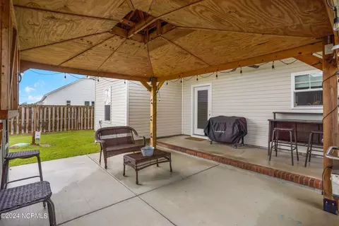 Exterior - 235 Gregory Fork Rd, Richlands, NC 28574 photo 4 of 9