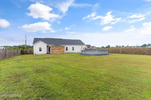 Exterior - 235 Gregory Fork Rd, Richlands, NC 28574 photo 7 of 9