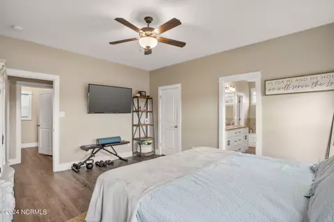 Bedroom - 235 Gregory Fork Rd, Richlands, NC 28574 photo 3 of 7