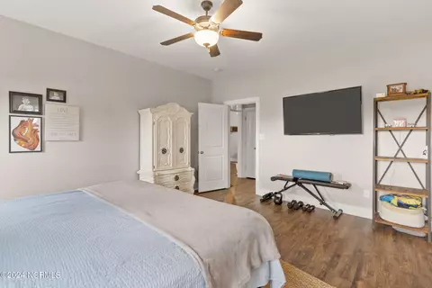 Bedroom - 235 Gregory Fork Rd, Richlands, NC 28574 photo 2 of 7